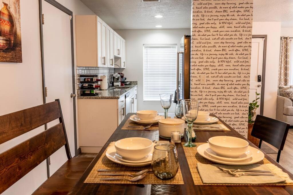Upscale Ybor House With Outdoor Living Space تامبا المظهر الخارجي الصورة