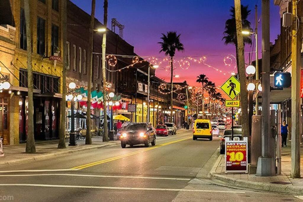 Upscale Ybor House With Outdoor Living Space تامبا المظهر الخارجي الصورة